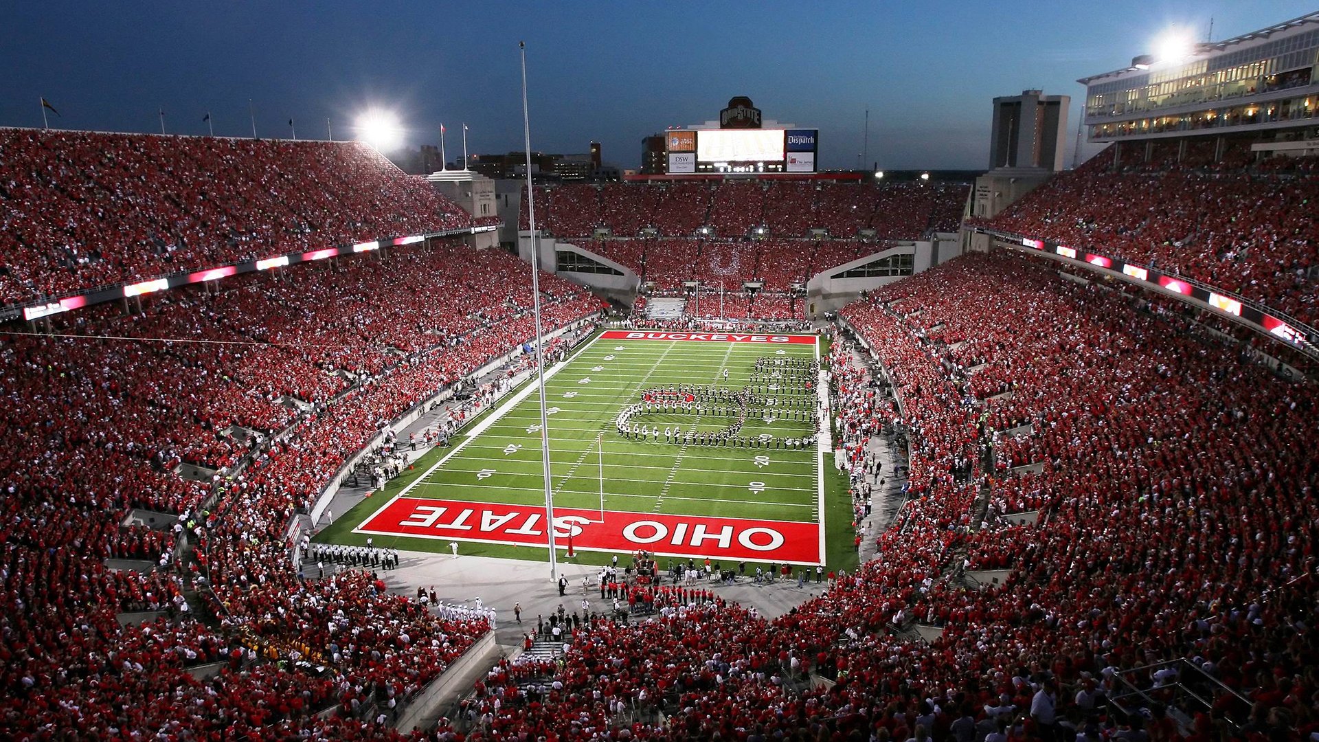 足球产业园区打造成为城市新经济引擎，推动区域发展，足球产业管理